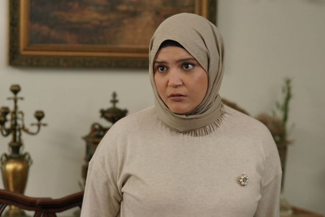 Özünü mülki geyimli polislərə "ələ verən" aktrisadan xəbər var - Serialdan qovulmayacaq