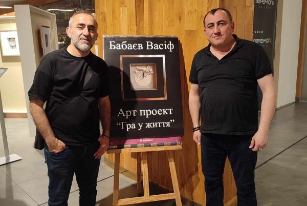Azərbaycanlı rəssamın Odessada "Həyat oyunu" - FOTOLAR