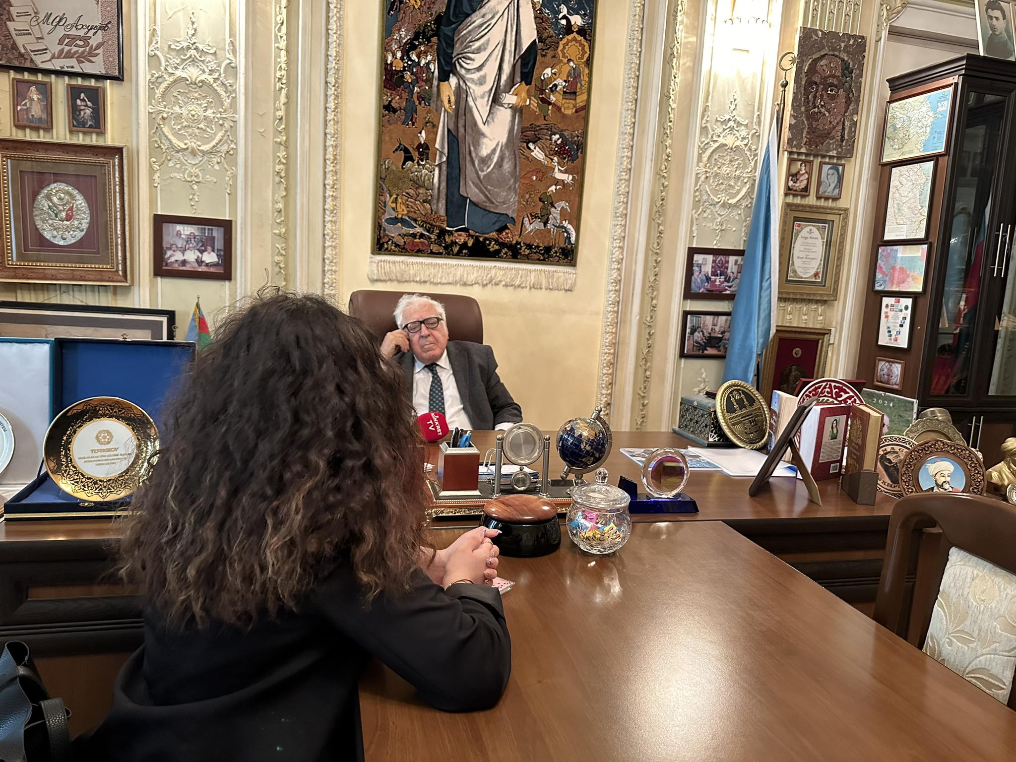 Yazıçı Anar: "Dostlarımın çoxu o biri dünyadadır" - MÜSAHİBƏ