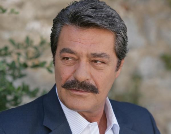 Məşhur aktyor Kadir İnanır yenidən təcili xəstəxanaya aparılıb