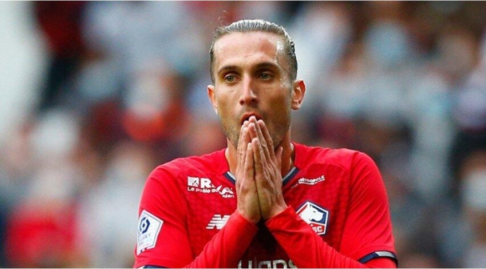 Yunan aparıcıdan türk futbolçuya təhdid: "Atatürkün adını çəkmə, oyununu oyna, pulunu al!"