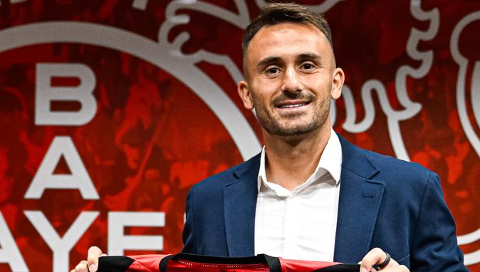 "Bayer" "Girona"nın yarımmüdafiəçisini transfer edib
