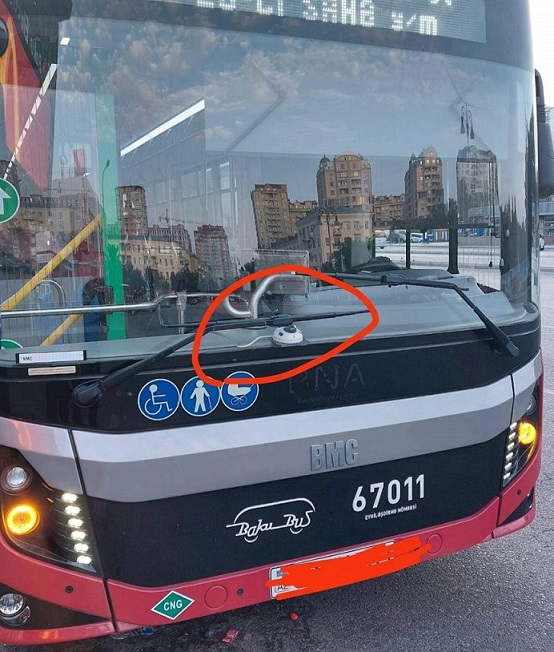 Avtobuslardakı gizli cihazlar zolağa girən maşınların fotosunu DYP-yə ötürür? - Açıqlamalar (YENİLƏNİB)