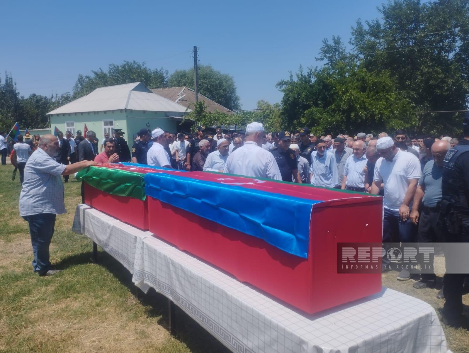 Qalıqları 31 il sonra tapılan iki şəhid Saatlıda dəfn olunub&nbsp;- FOTOLAR (Yenilənib)