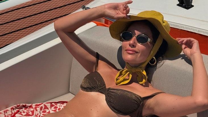 Türk aktrisa yarçılpaq görüntülərini yaydı - FOTOLAR