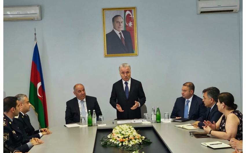 Zeynal Nağdəliyev yeni icra başçısını kollektivə təqdim etdi - FOTO
