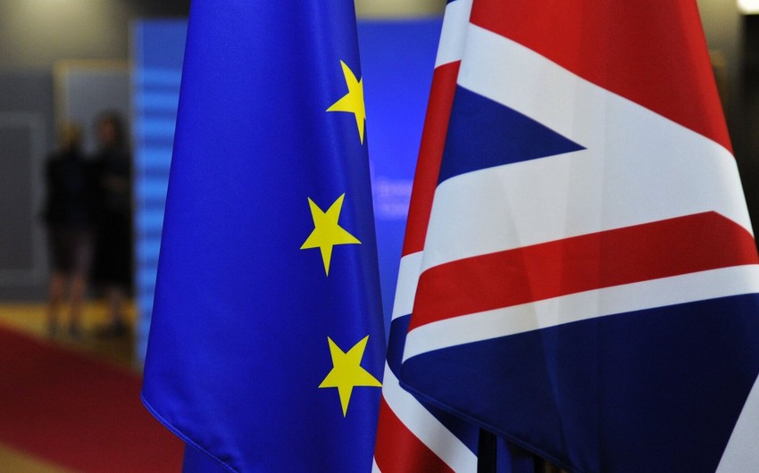 Britaniya Aİ ilə münasibətləri yaxşılaşdırmaq üçün ikitərəfli sammit keçirmək niyyətindədir