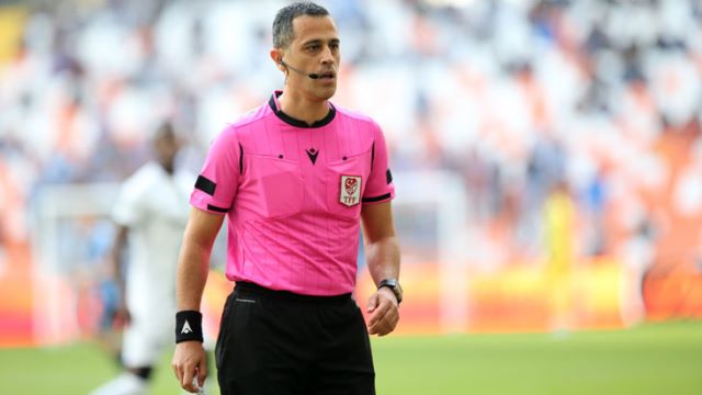 FIFA lisenziyalı hakim istefa verib: "Hallalıq istəyirəm"