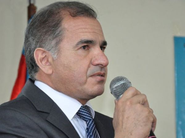 Əvəz Temirxan 84 yaşlı Ziyad Səmədzadə ilə mandat uğrunda mübarizə aparacaq