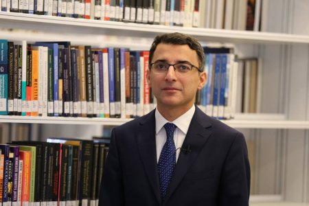 Hadı Rəcəblinin bacısı oğlu deputat olmaq istəyir
