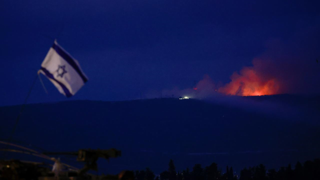 "Hizbullah" bir neçə istiqamətdən İsraili raket atəşinə tutub