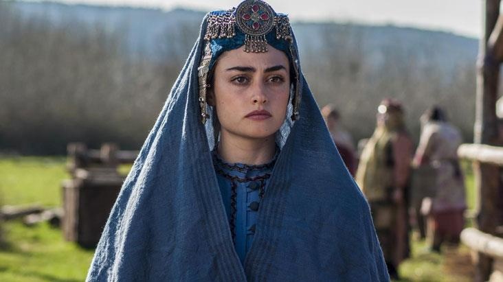 Məşhur aktrisa milyarder ailənin oğlu ilə "yaxalandı" - FOTO