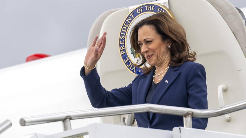 Kamala Harris prezidentliyə rəsmən namizəd oldu: "Bizi qarşıda prokurorla cinayətkarın mübarizəsi gözləyir..."