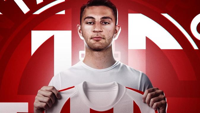 "Beşiktaş" 23 yaşlı müdafiəçini icarəyə verib