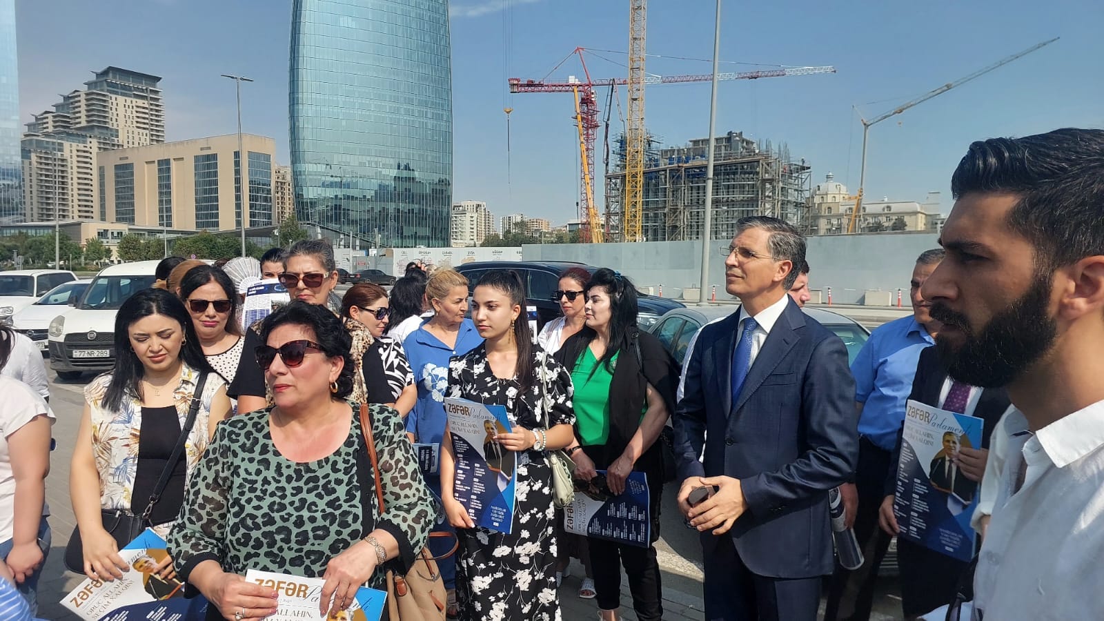 Zahid Oruc Zəfər meydanından başladı: "Xocalı abidəsindən Qələbə muzeyinə..." - FOTOLAR