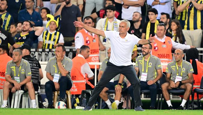 "Fənərbağça" təkzib edir