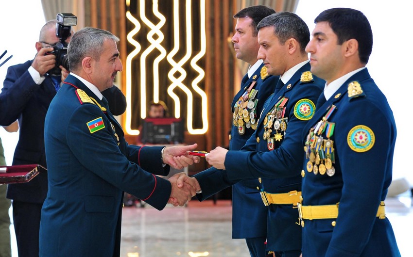 Elçin Quliyev yeni generallara ali hərbi rütbələrini təqdim edib - FOTOLAR