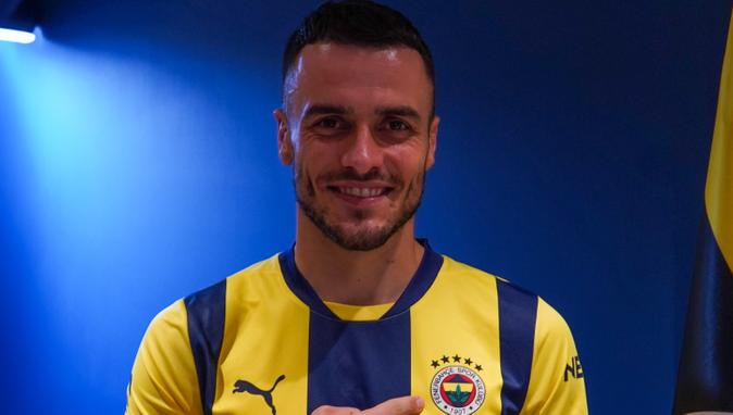 "Fənərbağça" Filip Kostiçlə müqavilə imzalayıb