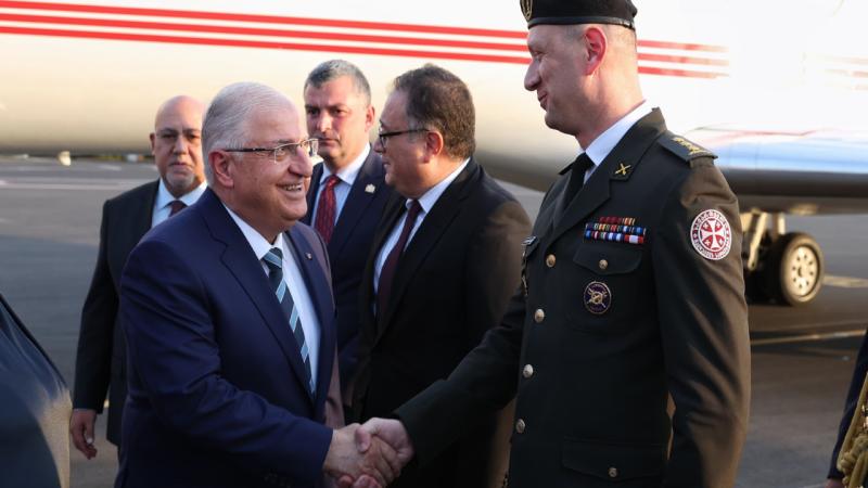 Türkiyənin müdafiə naziri Gürcüstana gedib