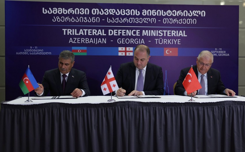 Batumidə Azərbaycan-Gürcüstan-Türkiyə müdafiə nazirlərinin 11-ci üçtərəfli görüşü keçirilib