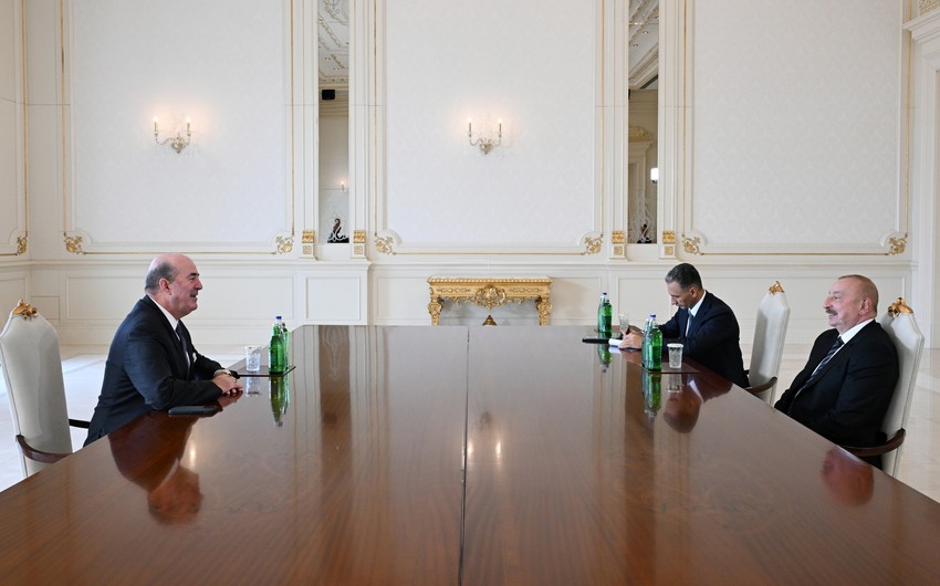 Prezident İlham Əliyev şirkət prezidentini qəbul edib - FOTO (Yenilənib)