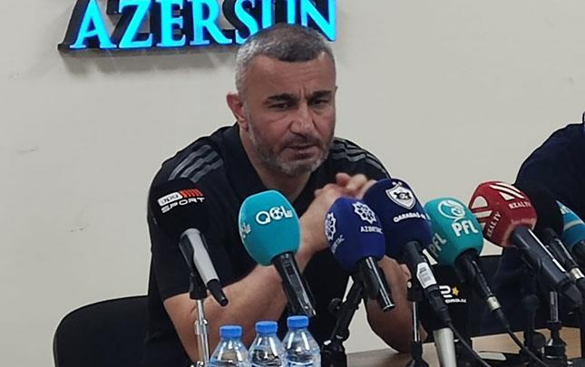 Qurbanov Mia.az-ın suallarını cavablandırıb: "Azarkeşlərə bunu belə formada çatdırmaq lazım deyil" - "Baxırsan ki, biri hakimə, o biri məşqçilərə replika atır" (VİDEO)