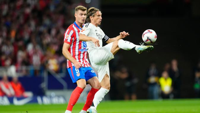 Madrid derbisi: 20 dəqiqə dayanan oyun, 2 qol, bir qırmızı kart...