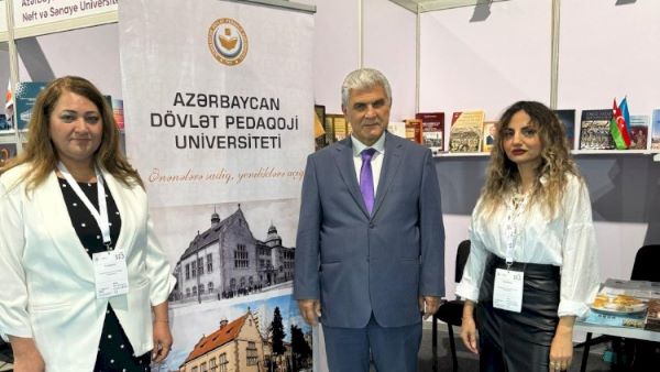 ADPU alimlərinin əsərləri Bakıdakı sərgidə - FOTOLAR