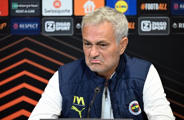 Joze Mourinyo: "Ya bu transferi tez bitrin, ya da başqa oyunçu alın"