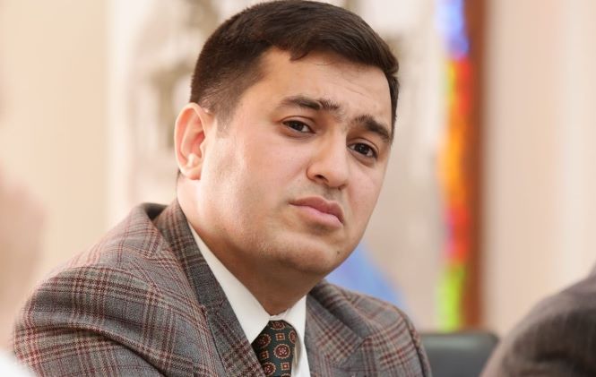 Nazirliyin axsaq siyasəti və ya 10 il geri qalan şöbə müdiri... - Fərid Şahbazlı yazır