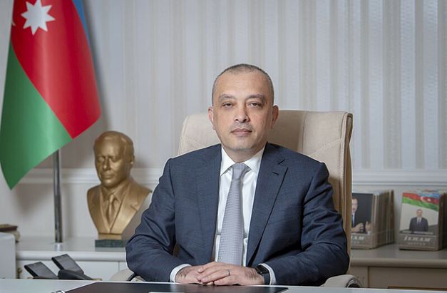 Deputatın qardaşı vəzifədən çıxarılıb - Mikayılovun kadrı onu aşağı vəzifəyə keçirib