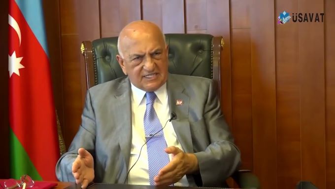 Əli İnsanovdan Ramiz Mehdiyevlə bağlı açıqlama: "Burnunu tutsan, canı çıxar, dözməz orada"