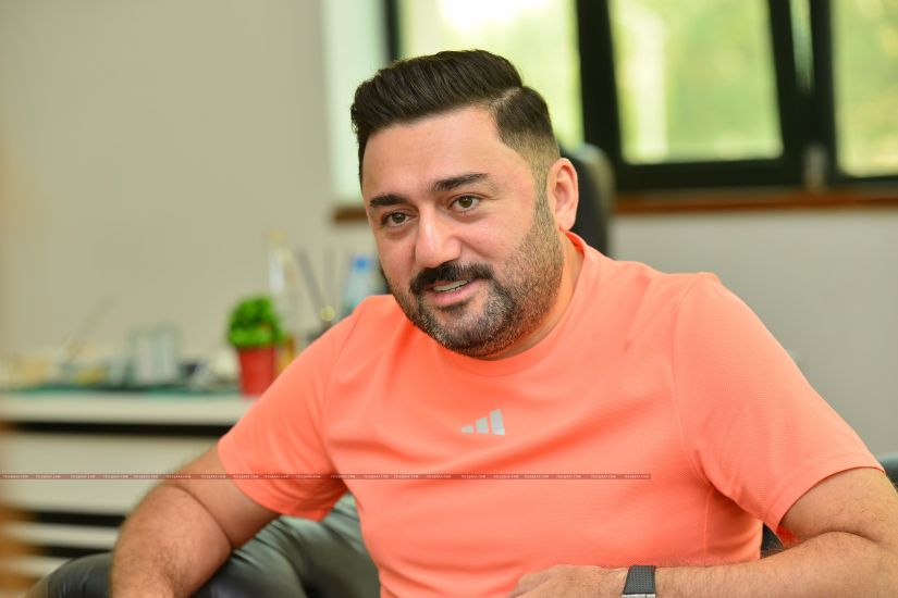 "Dedi ki, qələt eləmisən, sən kimsən məni parodiya edirsən?"