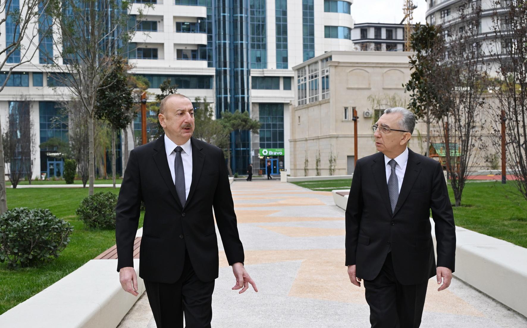 Prezident İlham Əliyev Bakıda yeni salınan parkda - FOTOLAR