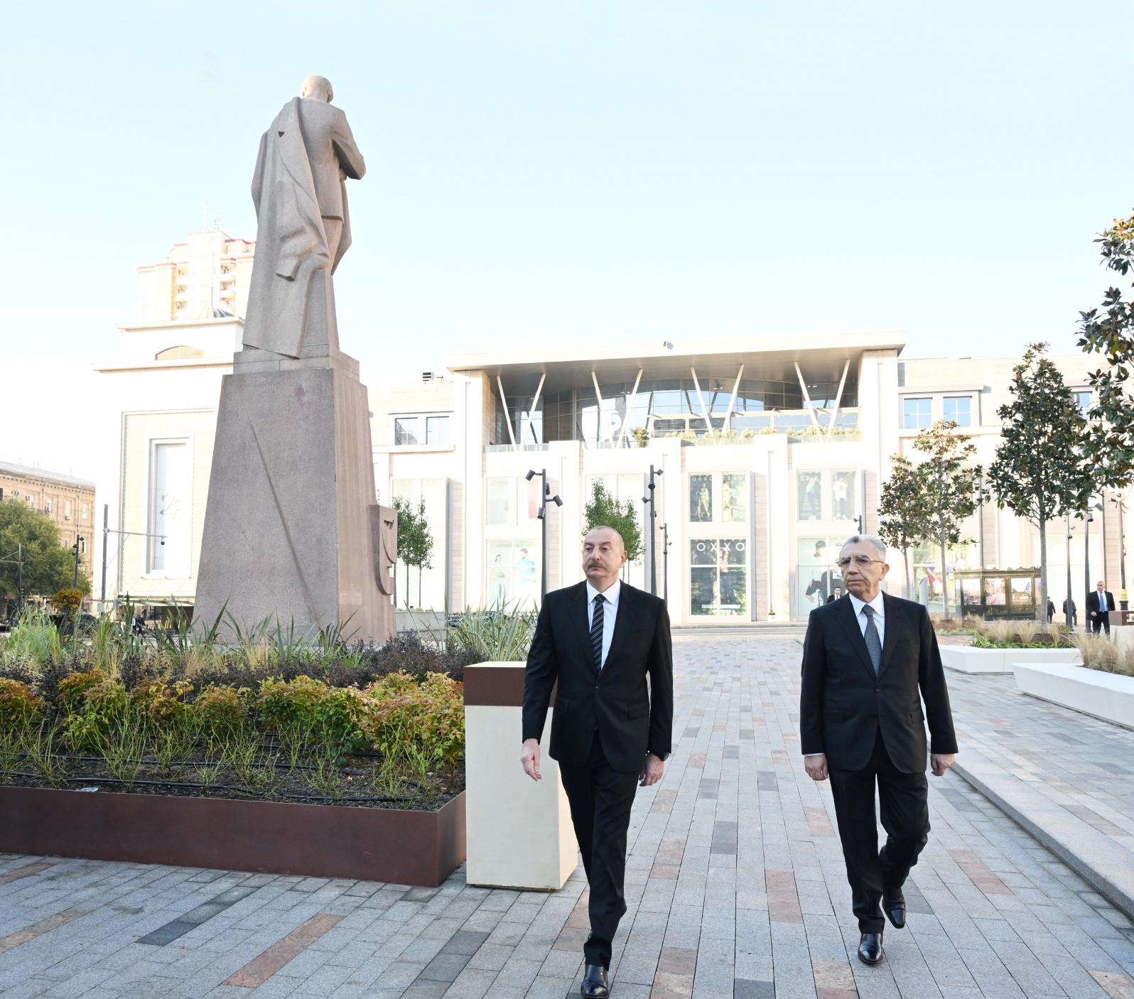 İlham Əliyev Bakı Dəmiryol Vağzalı və &ldquo;28 May&rdquo; stansiyasının qarşısında... - FOTOLAR