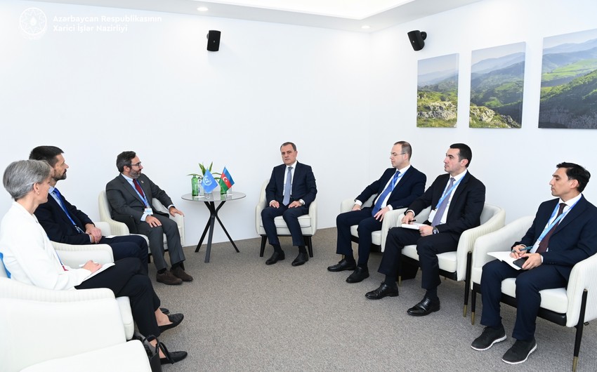 Ceyhun Bayramov BMT rəsmisi&nbsp;ilə danışıqlar aparıb