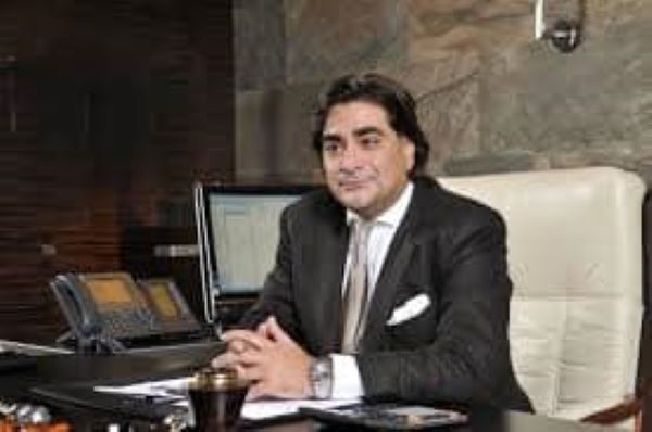 "Unibank"ın rəhbəri və oğlu haqqında şok iddialar yayıldı: Fransada dəbdəbli qəsr, səhm oyunu, Karib adalarında... - FOTOLAR