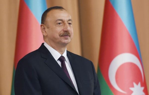 Prezident&nbsp;İlham Əliyev qadınları təbrik edib - FOTO