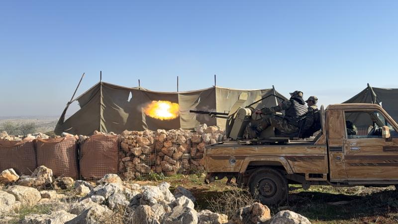 YPG İraqla sərhəddə olan daha iki rayondan çıxarılıb - Rakkada isə xalq ayağa qalxıb