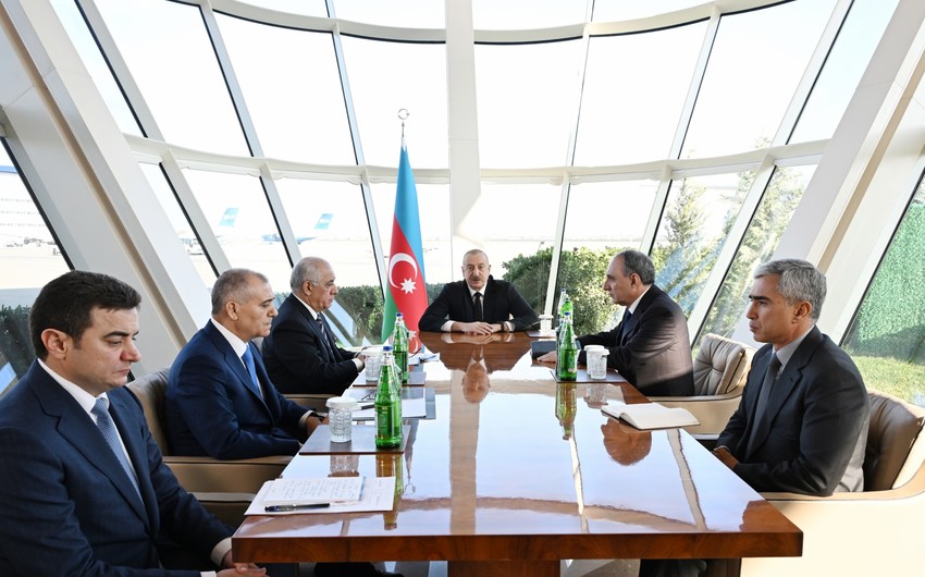 Prezident İlham Əliyev təyyarə qəzası ilə bağlı müşavirədə: "Qəzanın səbəbləri bizə bəlli deyil, müxtəlif versiyalar var" (FOTOLAR, YENİLƏNİB)