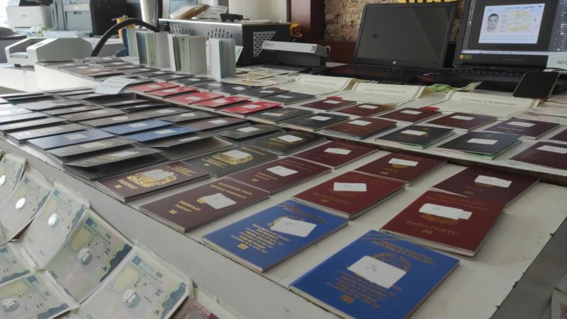 Türkiyədə saxta pasport hazırlayanlar saxlanılıb - 4 rayonda...