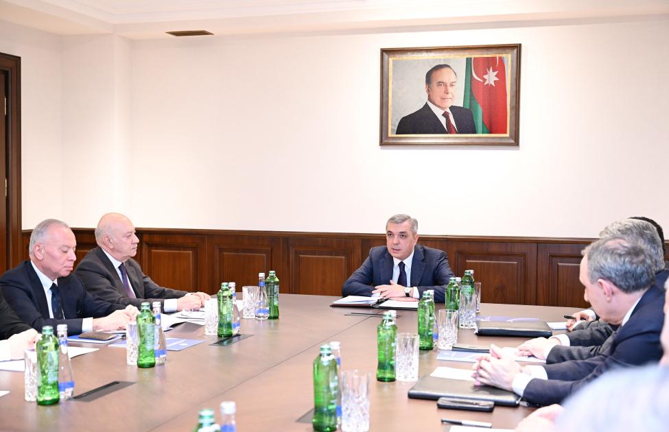 Samir Nuriyev Korrupsiyaya qarşı mübarizə üzrə Komissiya üzvlərini&nbsp;topladı:&nbsp;yeni üzvlər&nbsp;təqdim olundu - Nələr müzakirə edilib? (FOTOLAR)
