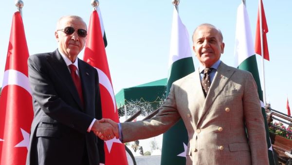 Baş nazir: "Pakistan və Türkiyə arasında bənzəri olmayan əlaqə var"