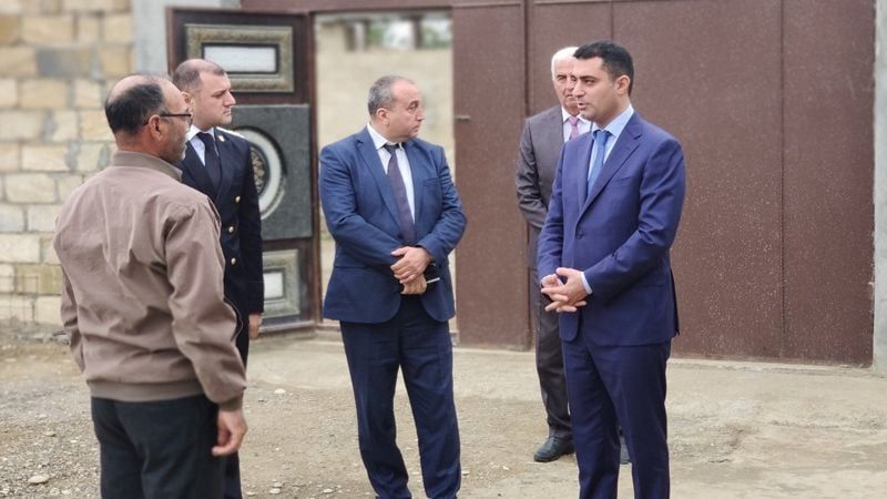 İcra Hakimiyyətinin baş mühasibinə kələk gəliblər - Bakıda ev almaq istəyərkən...
