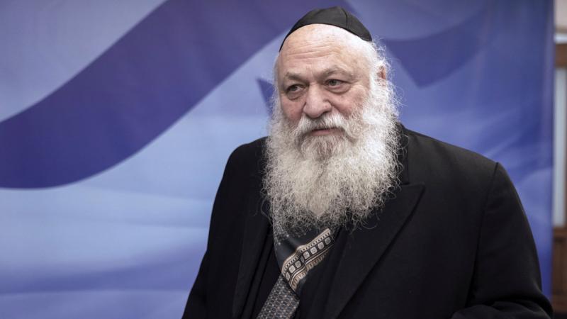 Nazir Netanyahunu hökuməti devirməklə təhdid etdi: "Ya bu qanunu ləğv edəcəklər, ya da..."