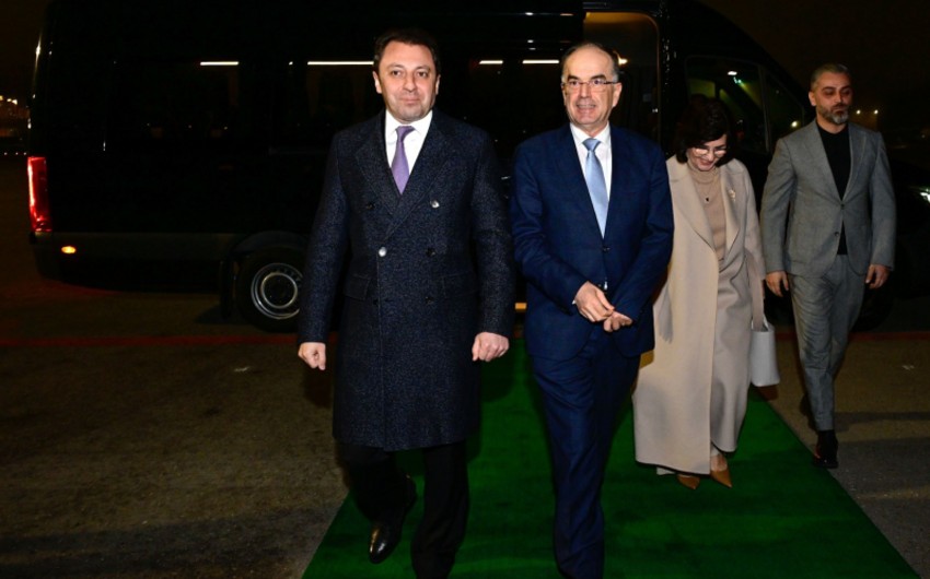 Albaniya prezidenti Bakıya gəldi - FOTOLAR