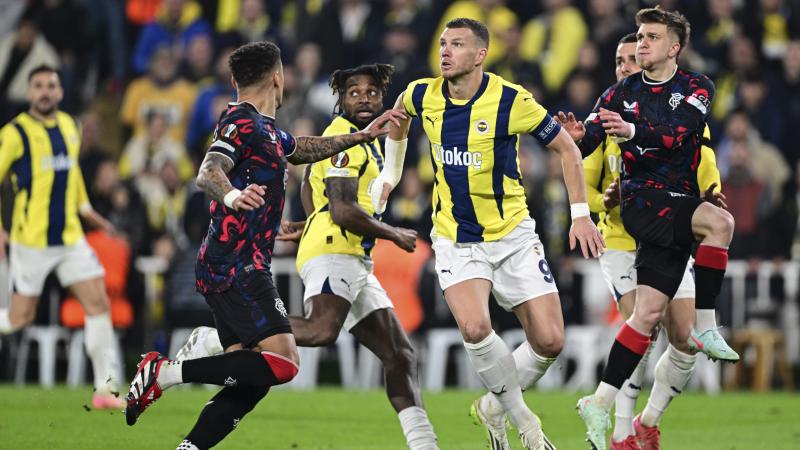 "Fənərbağça" 6 futbolçunu yola salır - İki oyunçunu isə "radar"a alıb