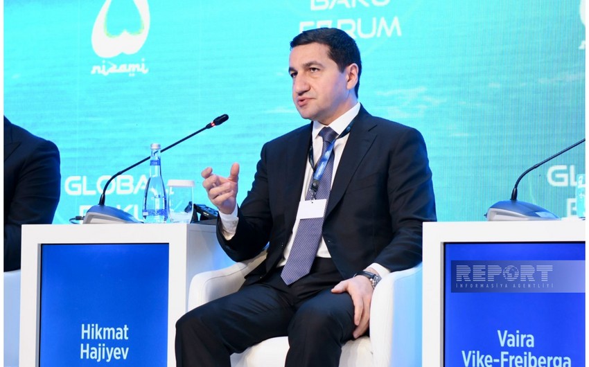 Hikmət Hacıyev Forumda: "Əas müzakirə olunan məsələlərdən biri yeni dünya düzəni və..." (Yenilənib)