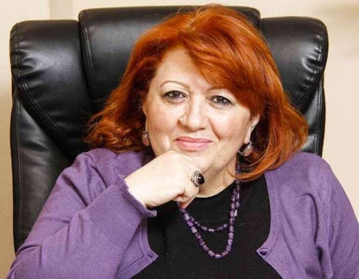 Direktor təqaüdə göndərilib