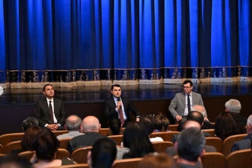 "Azdrama"da rəhbərlik dəyişəcək? - Nazirlə aktyor heyəti arasındakı görüş barədə açıqlama